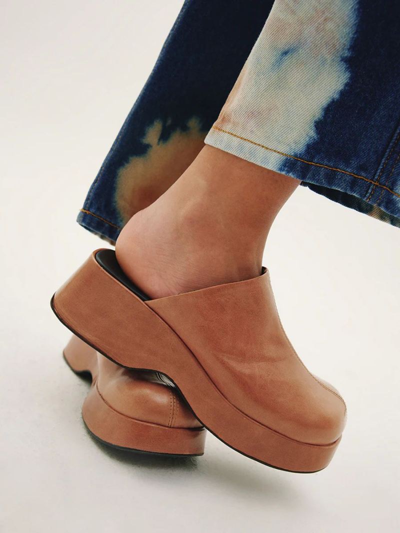 Maguire | Women's Vera Caramel Clog Platform Mule